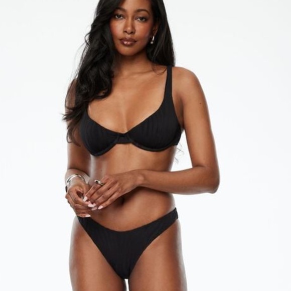 NWT Textured Underwire Bikini Top - Picture 1 of 5